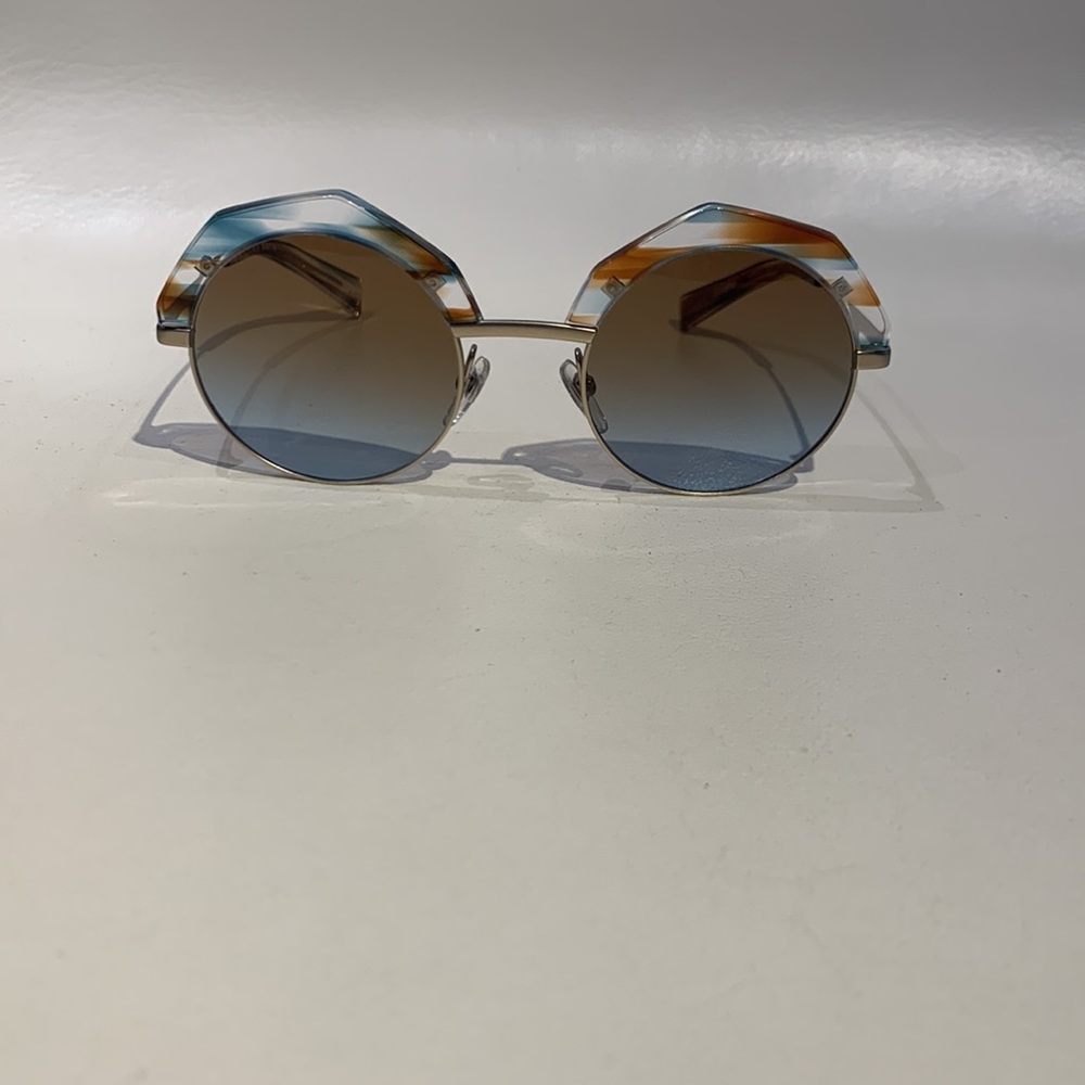 New Women’s Alain Mikli Paris Sunglasses - Picture 4 of 10